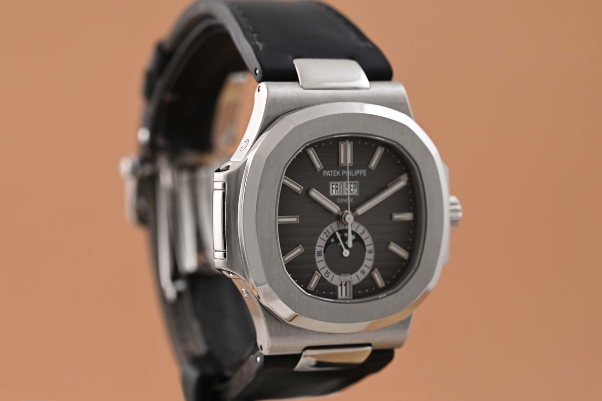 Patek Philippe Nautilus Annual Calendar 5726A - Full Set - Grey Dial