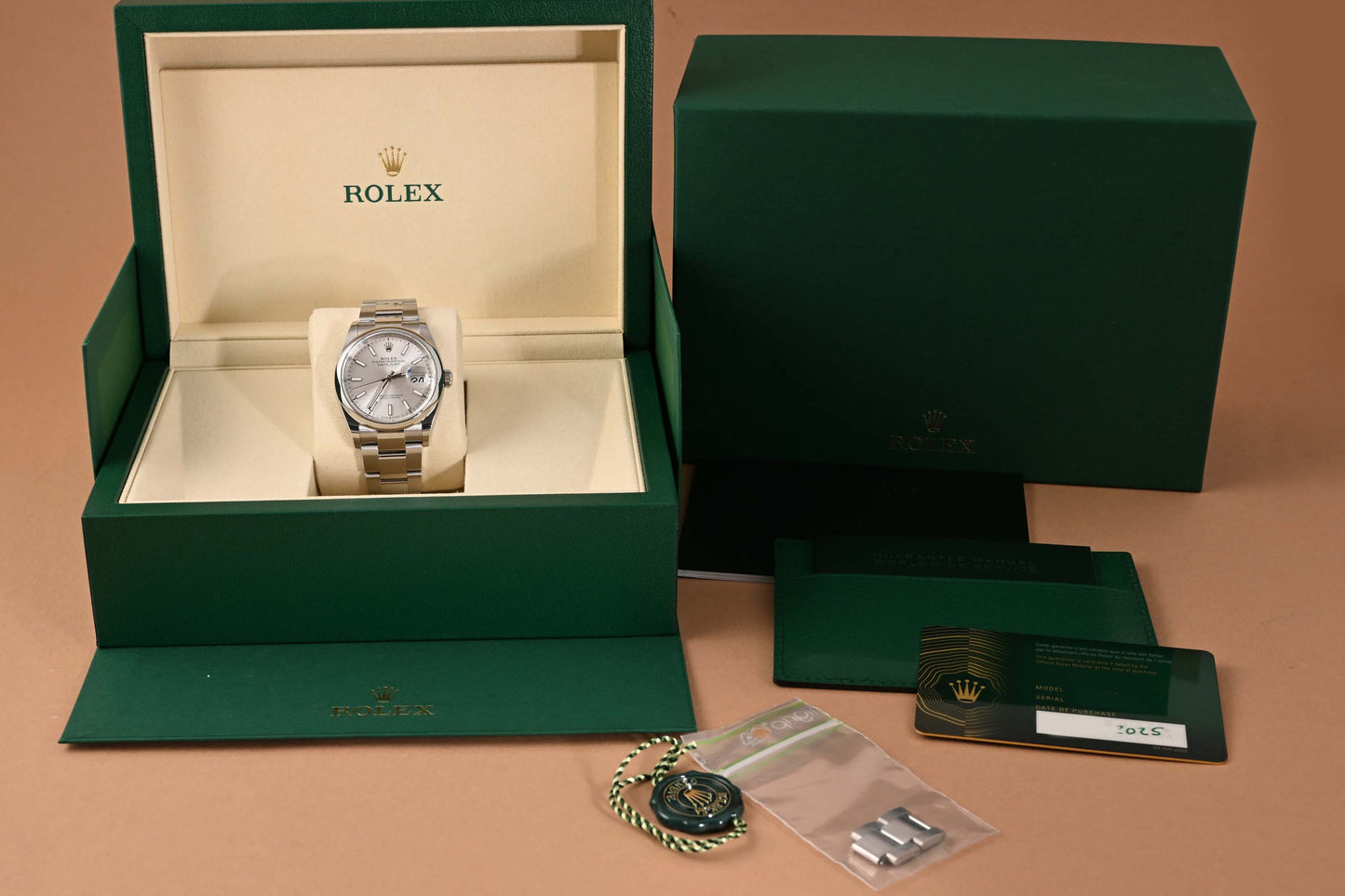 Rolex Oyster Perpetual Datejust 126200 - Full Set - Silver Dial - NEW