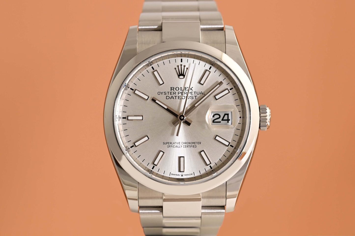 Rolex Oyster Perpetual Datejust 126200 - Full Set - Silver Dial - NEW