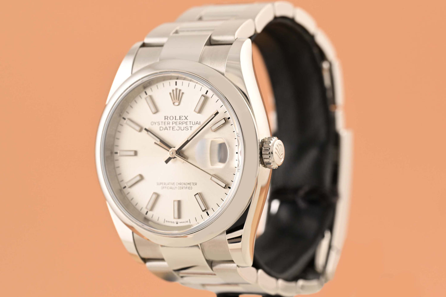 Rolex Oyster Perpetual Datejust 126200 - Full Set - Silver Dial - NEW