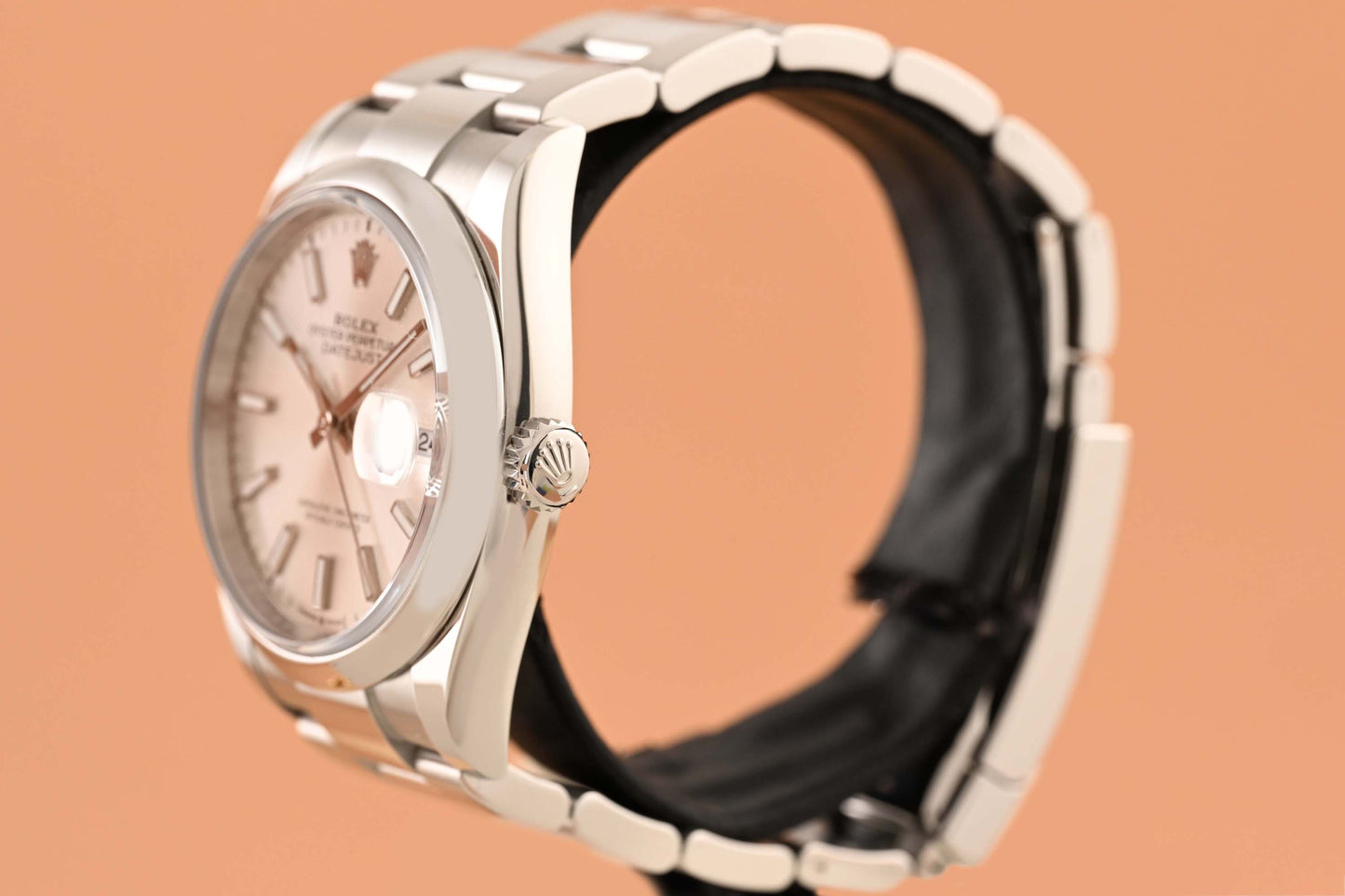 Rolex Oyster Perpetual Datejust 126200 - Full Set - Silver Dial - NEW