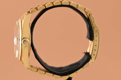 Rolex Day Date 36mm Gelbgold 1803 - Blue Buckley Dial - Full Set