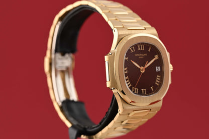 Patek Philippe Nautilus Gelbgold 3800/1J - Black Dial - Full Set