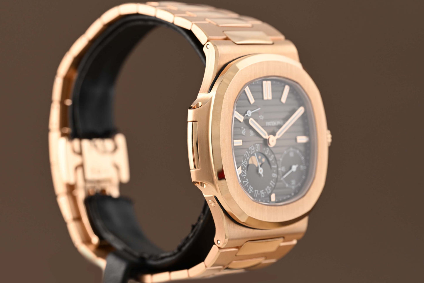 Patek Philippe Nautilus 5712R - Sunburst Brown - Full Set - NEW 2025