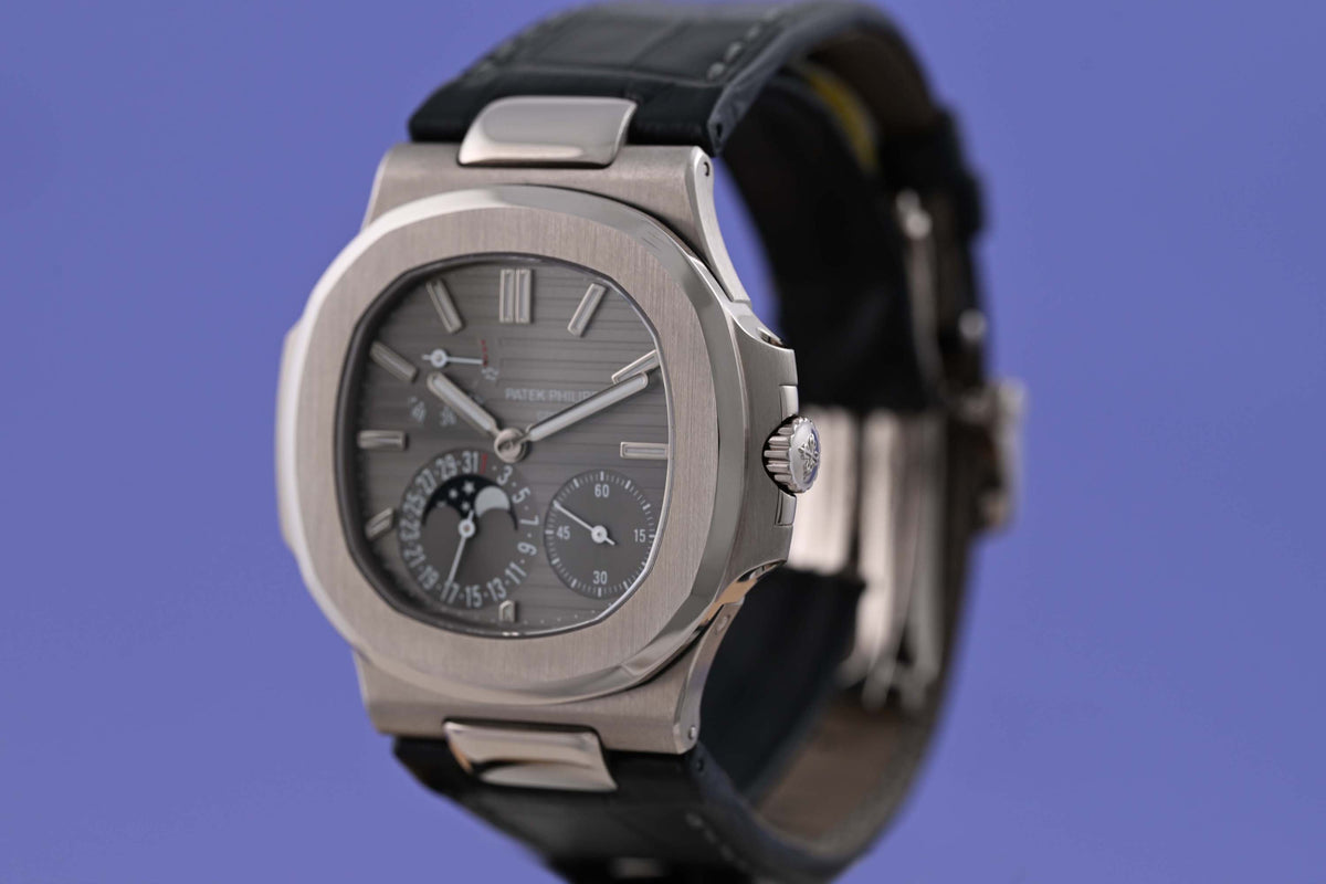 Patek Philippe Nautilus 5712G-001 - Full Set