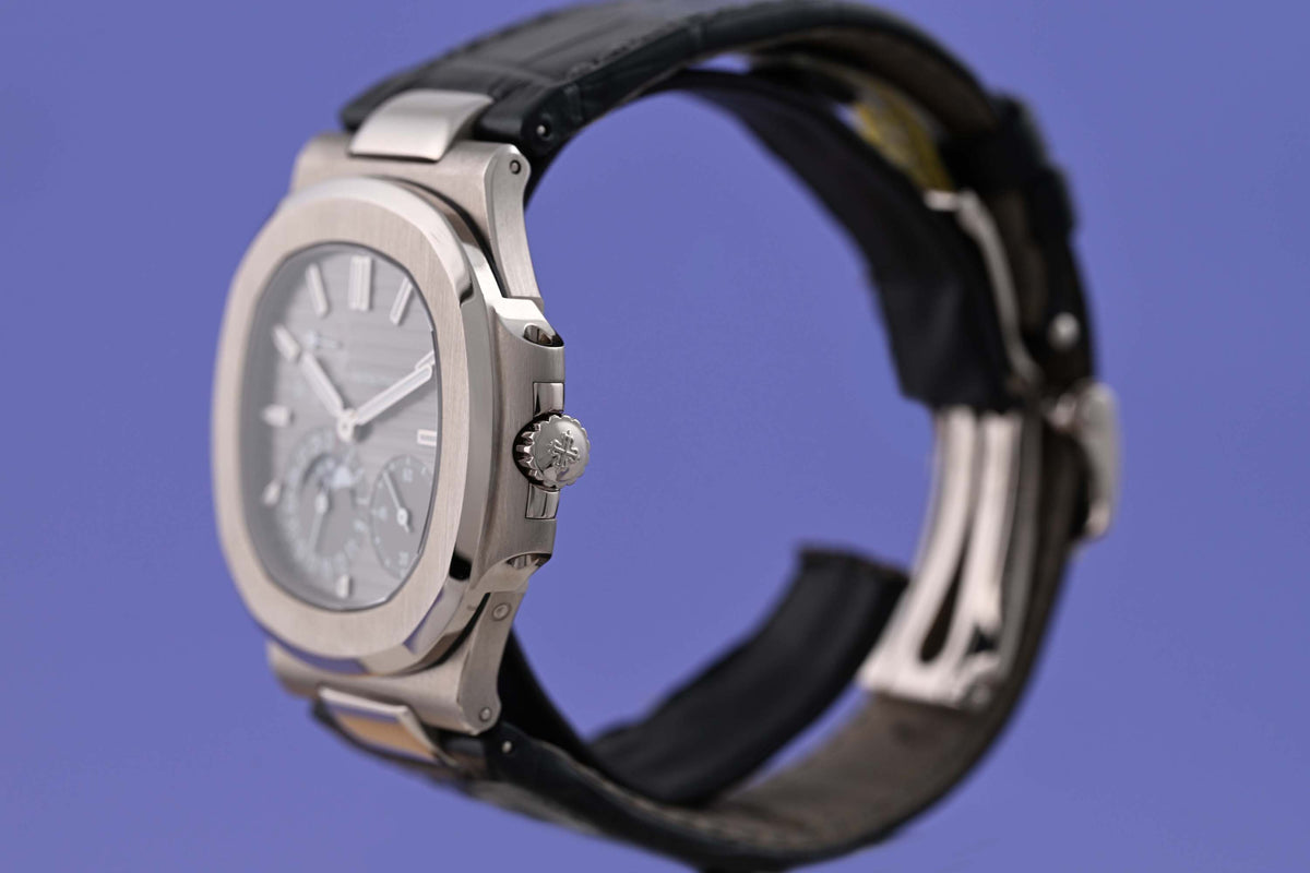 Patek Philippe Nautilus 5712G-001 - Full Set