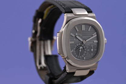 Patek Philippe Nautilus 5712G-001 - Full Set