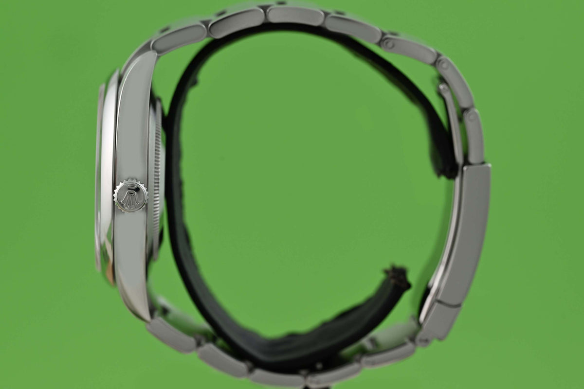 Rolex Oyster Perpetual 41mm 124300 - Full Set - Green Dial