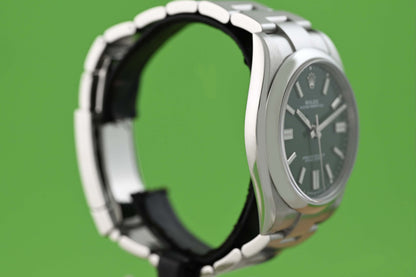 Rolex Oyster Perpetual 41mm 124300 - Full Set - Green Dial