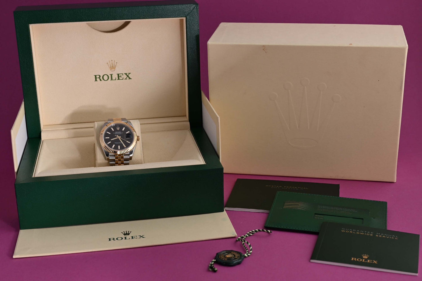 Rolex Datejust 41 - 126333 - Black Dial - Full Set