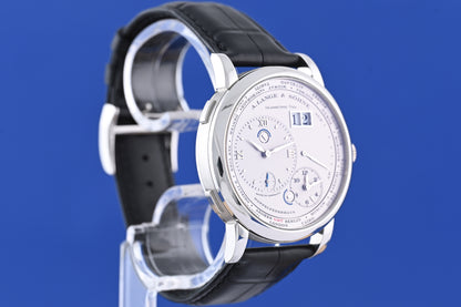 A. Lange & Söhne Lange 1 Zeitzone 116.025 Platin