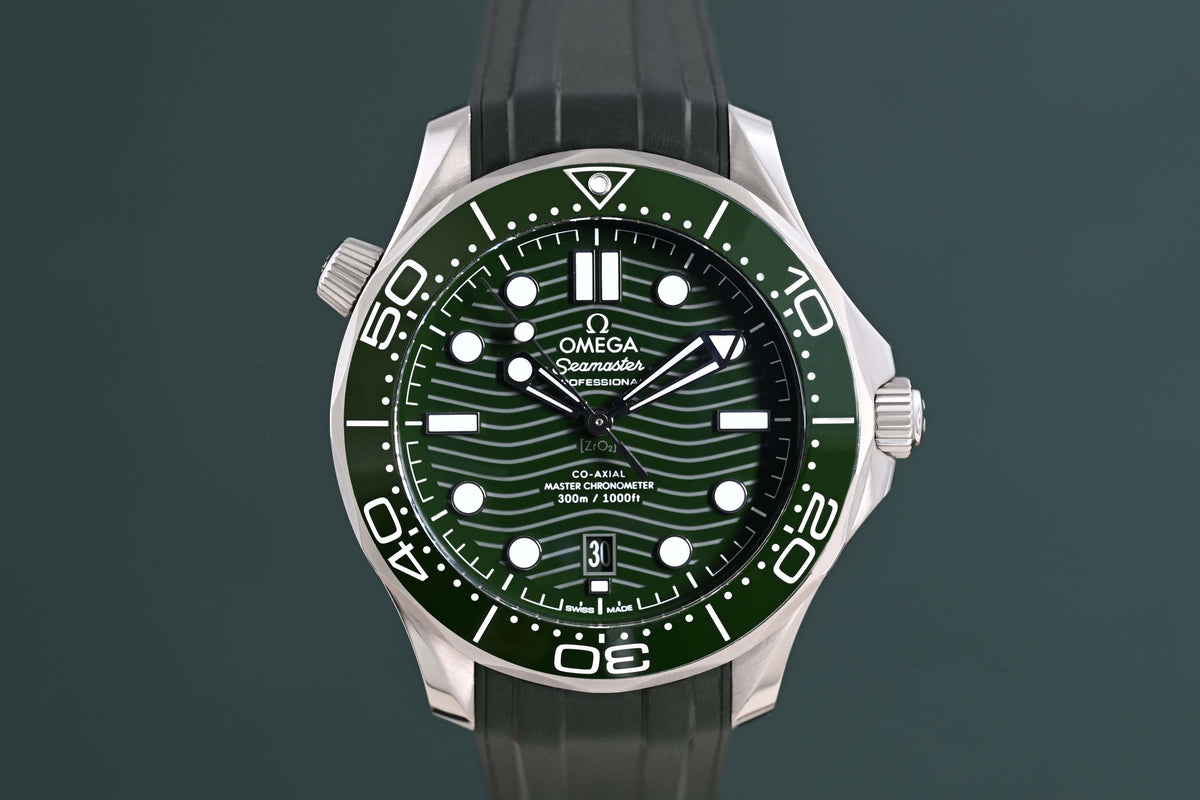 Omega Seamaster Diver 300M - Green Dial - Full Set