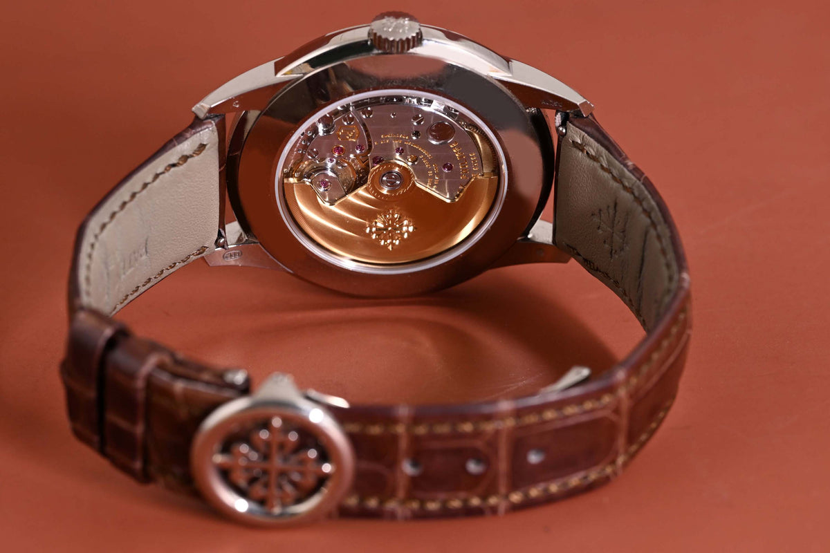 Patek Philippe Grand Complications Perpetual Calendar 5320G-011 - Full Set - Salmon - Like NEW