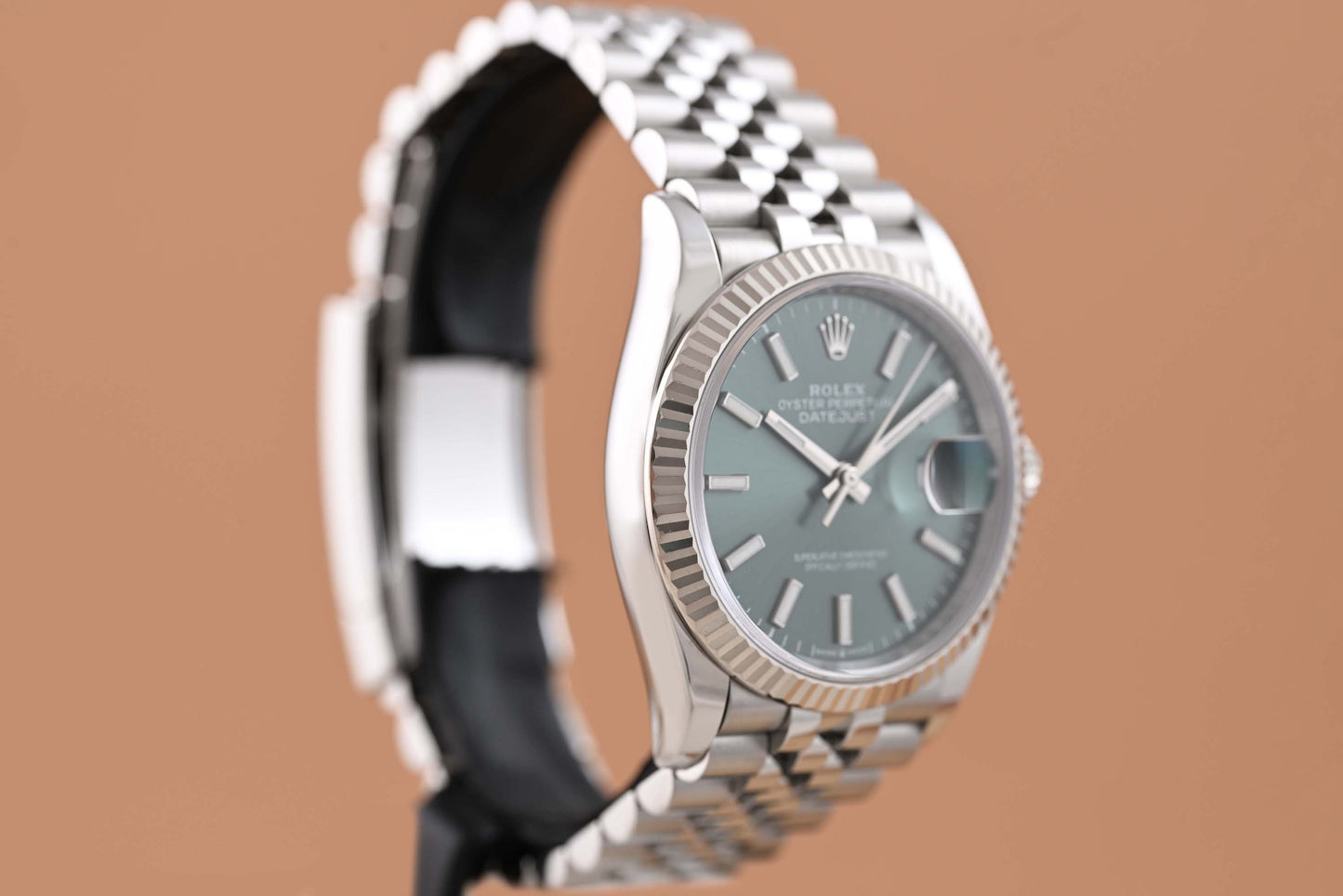 Rolex Oyster Perpetual Datejust 126234 - Green Dial - Full Set