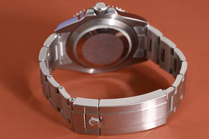 Rolex Submariner No Date 124060 - Full Set