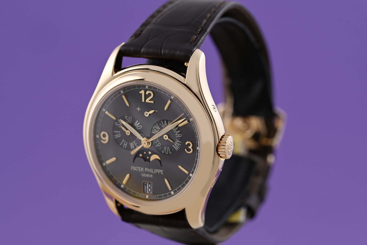 Patek Philippe Annual Calendar - 5146J-010 - Yellow Gold - Full Set