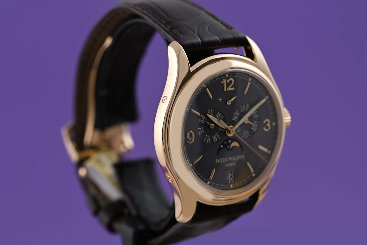 Patek Philippe Annual Calendar - 5146J-010 - Yellow Gold - Full Set