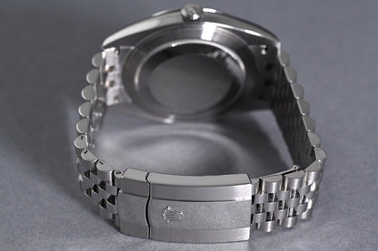Rolex Datejust 41 - 126300 - Rhodium Dial - Full Set