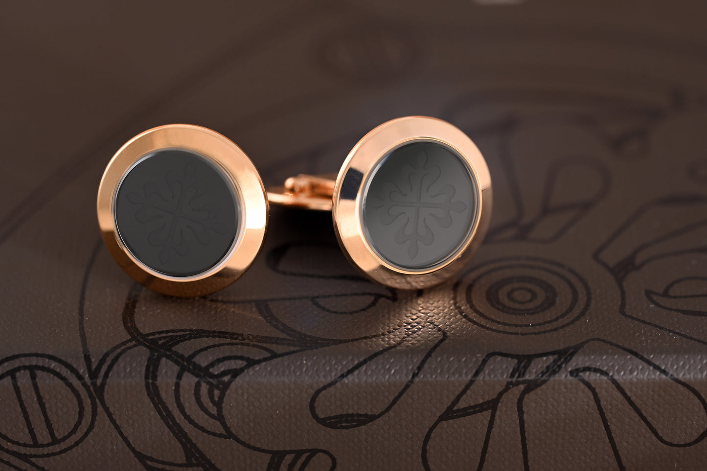 Cufflinks PATEK PHILIPPE Calatrava in 18k rose gold.