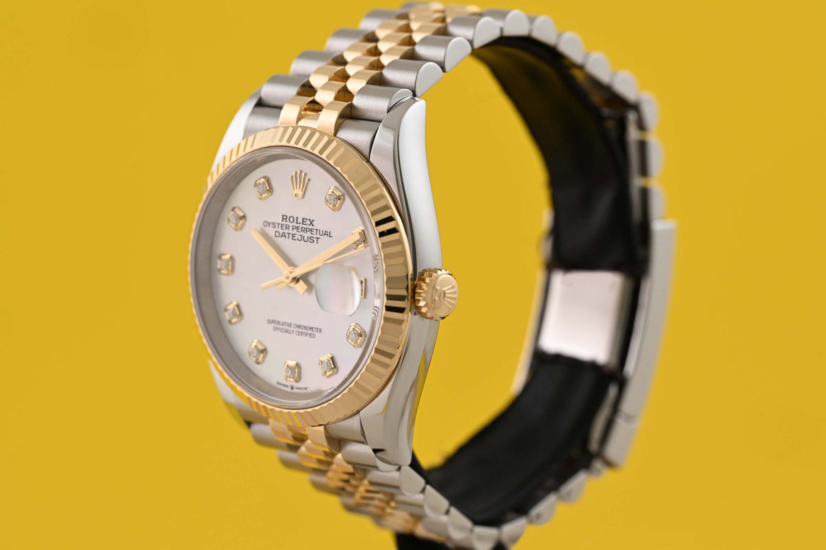 Rolex Oyster Perpetual Datejust 126233 - Full Set - MOP Dial