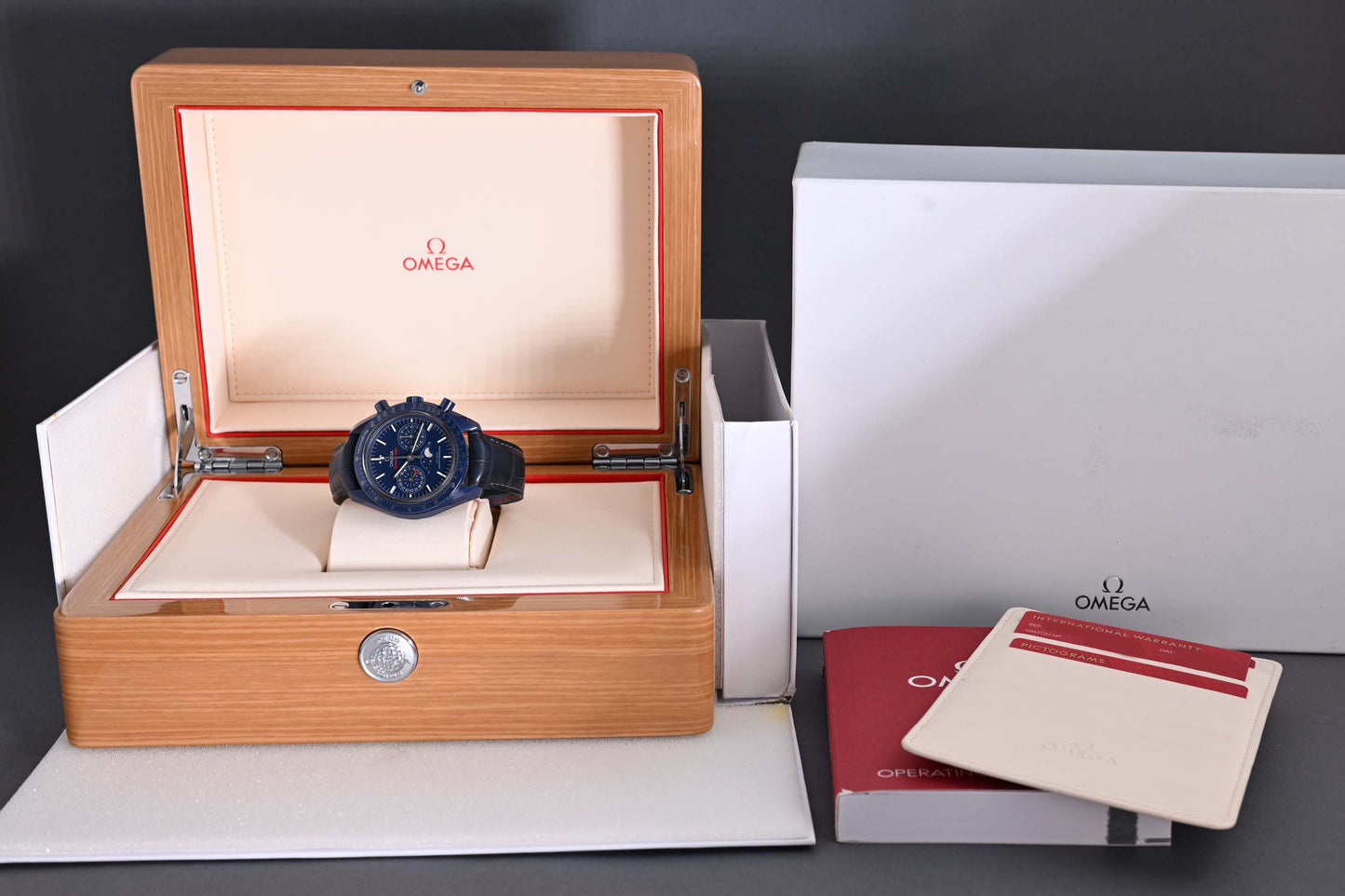 Omega Speedmaster Moonwatch Blue Side Of The Moon - Full Set