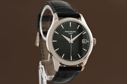 Patek Philippe Calatrava 5227G-001 - Full Set