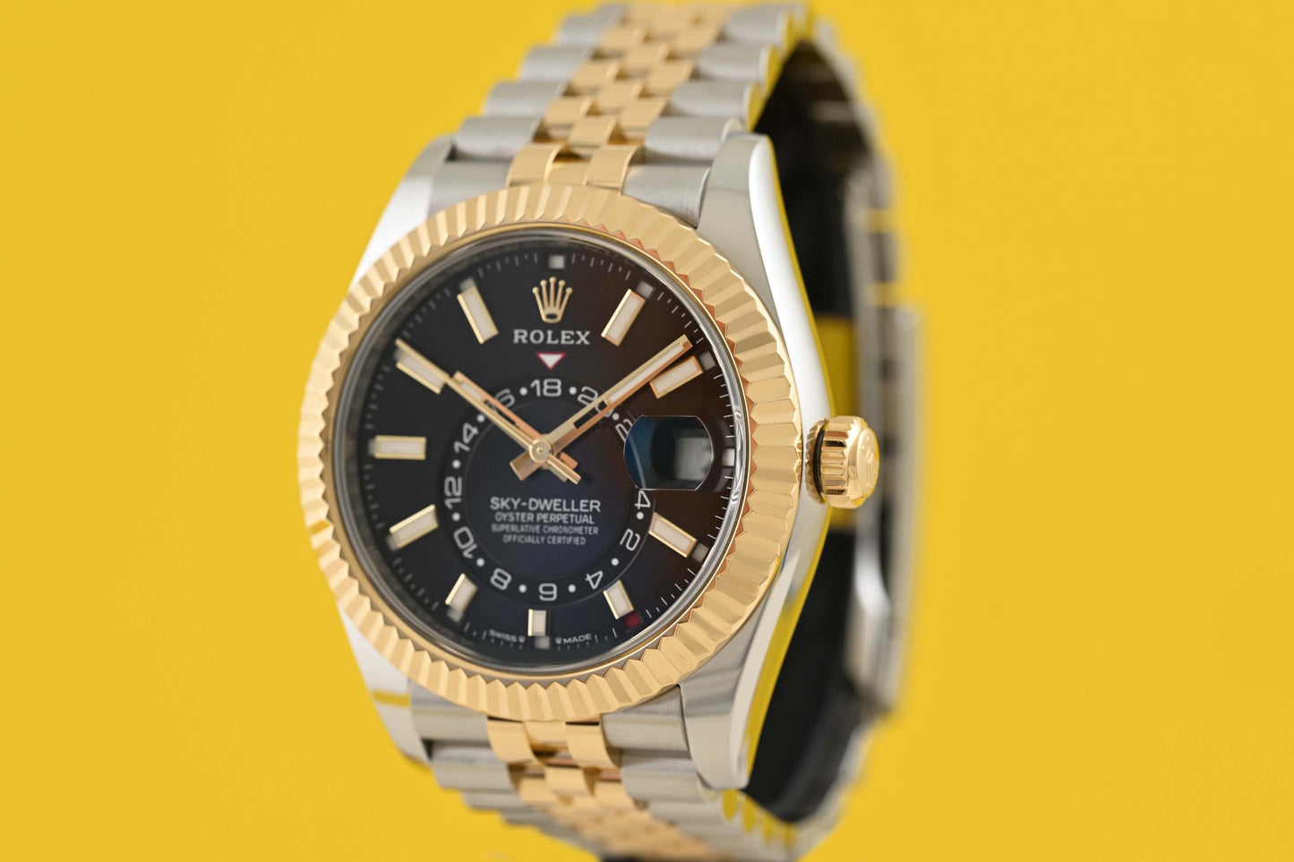 Rolex Sky-Dweller 336933 - Full Set - Black Dial