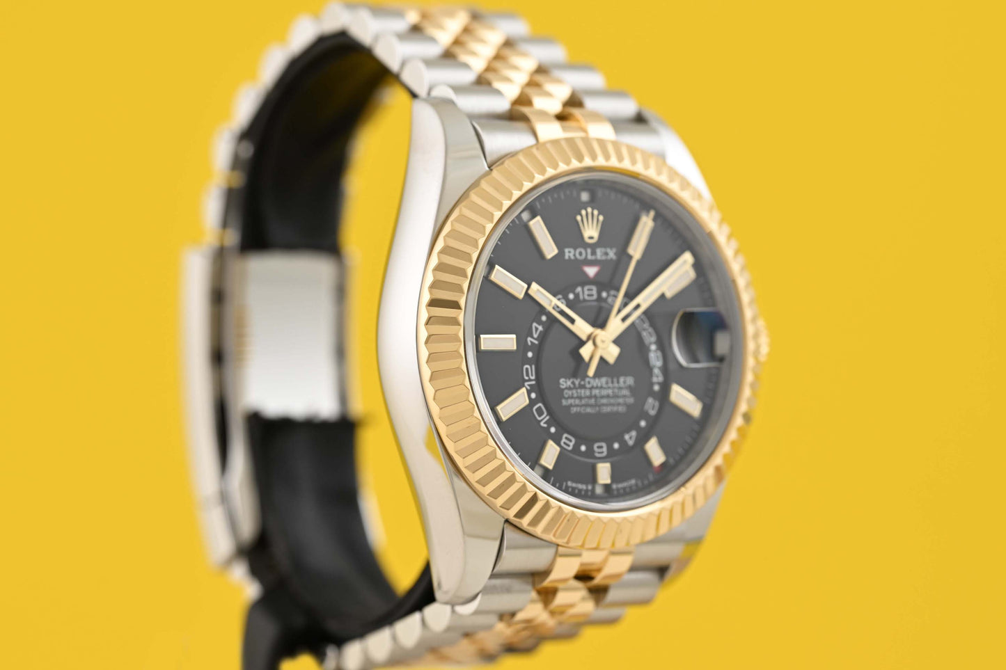 Rolex Sky-Dweller 336933 - Full Set - Black Dial