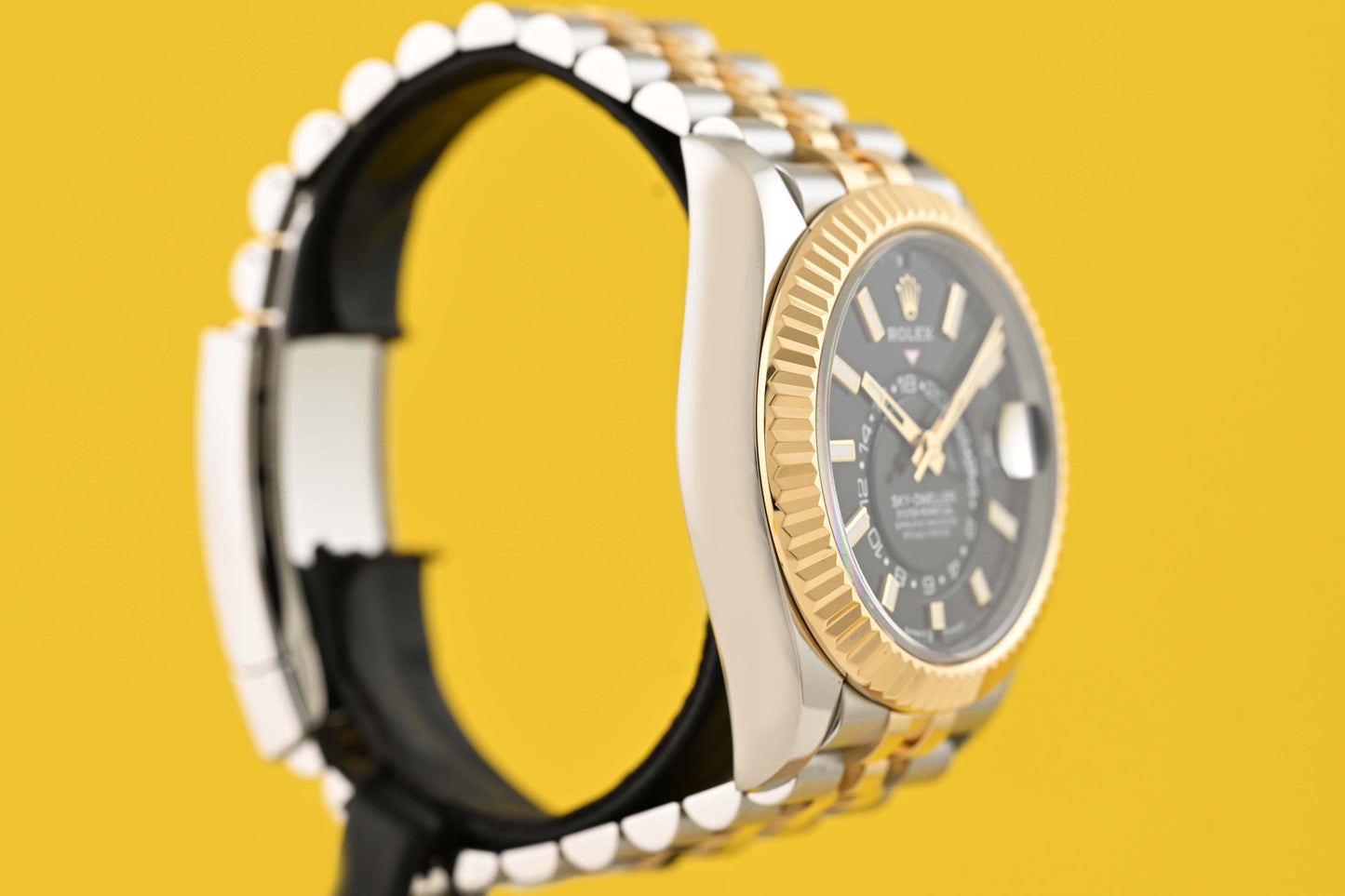 Rolex Sky-Dweller 336933 - Full Set - Black Dial