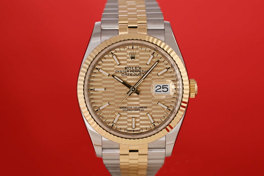 Rolex Oyster Perpetual Datejust 126233 - Full Set - Motif Dial