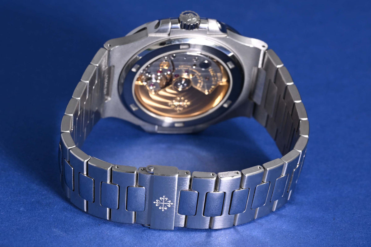 Patek Philippe Nautilus 5711/1A-010 - Full Set - Like NEW