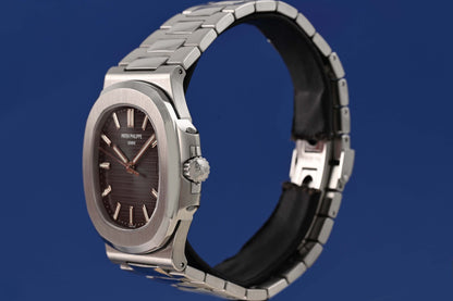 Patek Philippe Nautilus 5711/1A-010 - Full Set - Like NEW