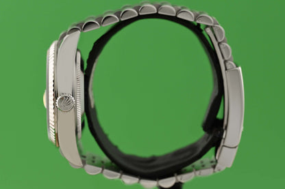 Rolex Oyster Perpetual Datejust 126234 - Green Dial - Full Set