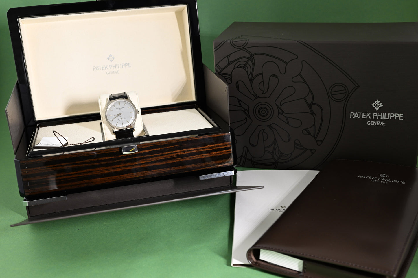 Patek Philippe Calatrava 5196G - Weißgold - Full Set