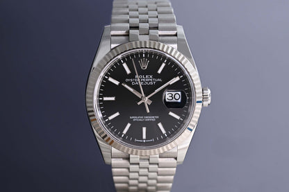Rolex Datejust 36 - 126234 - Black Dial - Full Set