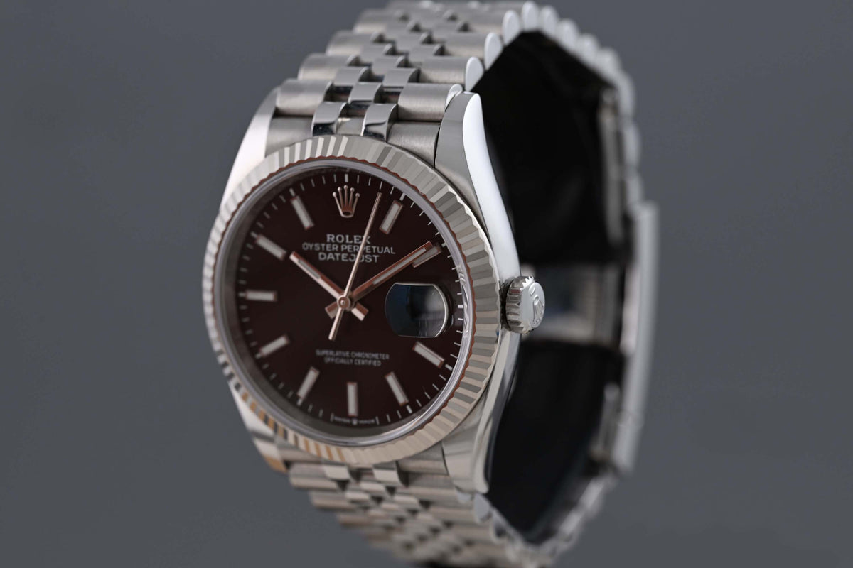 Rolex Datejust 36 - 126234 - Black Dial - Full Set