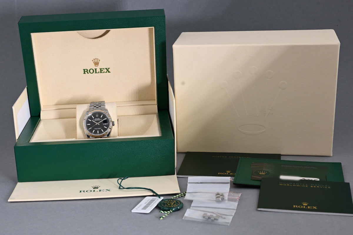 Rolex Datejust 36 - 126234 - Black Dial - Full Set