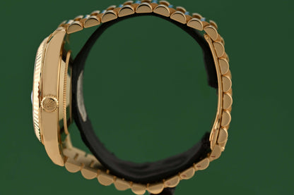 Rolex Day Date 40 Gelbgold 228238 - Full Set - Green Dial