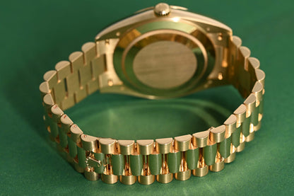 Rolex Day Date 40 Gelbgold 228238 - Full Set - Green Dial