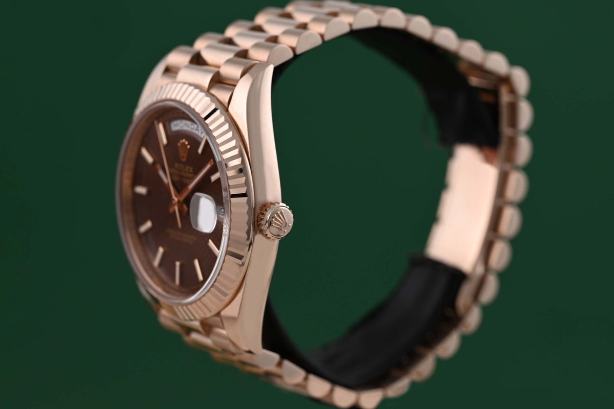 Rolex Day Date 40 Roségold 228235 - Full Set - Chocolate Motif Dial