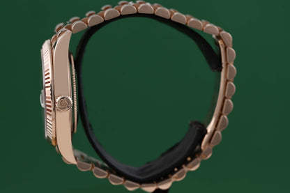 Rolex Day Date 40 Roségold 228235 - Full Set - Chocolate Motif Dial