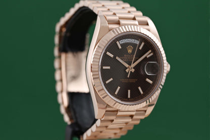 Rolex Day Date 40 Roségold 228235 - Full Set - Chocolate Motif Dial