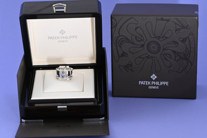 Patek Philippe Twenty~4 Fingerring, 18k Weißgold, mit Diamanten und Saphiren