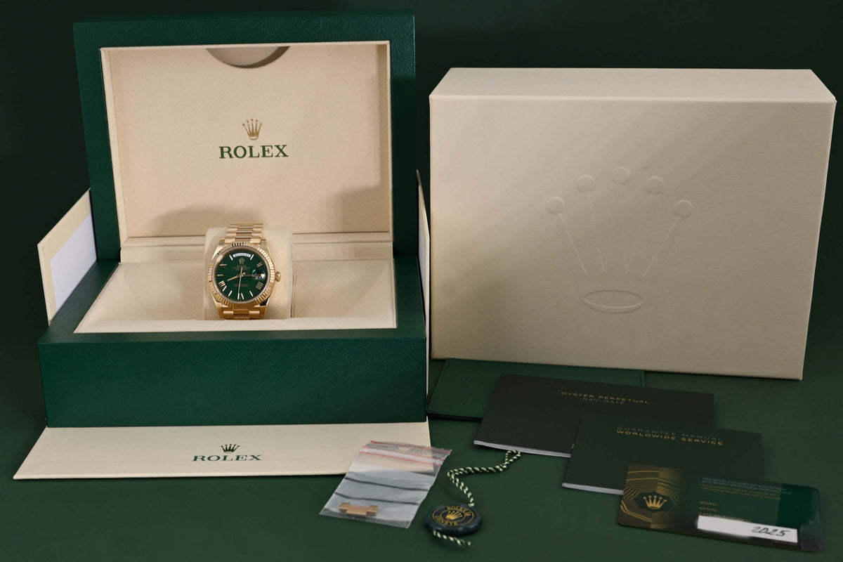 Rolex Day Date 40 Gelbgold 228238 - Full Set - Green Dial - Like NEW 2025