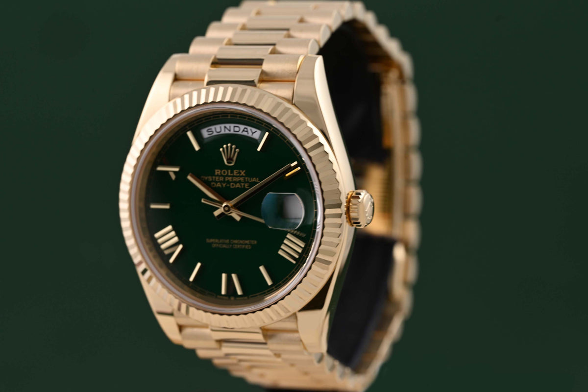 Rolex Day Date 40 Gelbgold 228238 - Full Set - Green Dial - Like NEW 2025