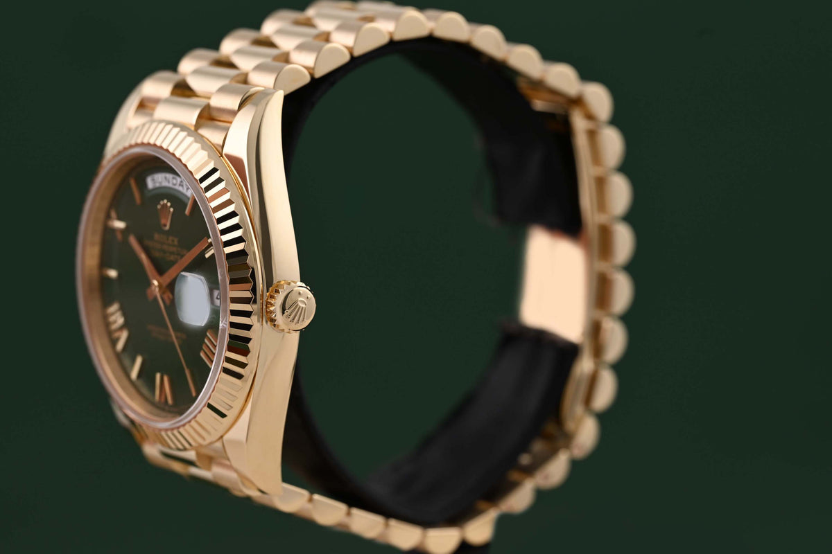 Rolex Day Date 40 Gelbgold 228238 - Full Set - Green Dial - Like NEW 2025