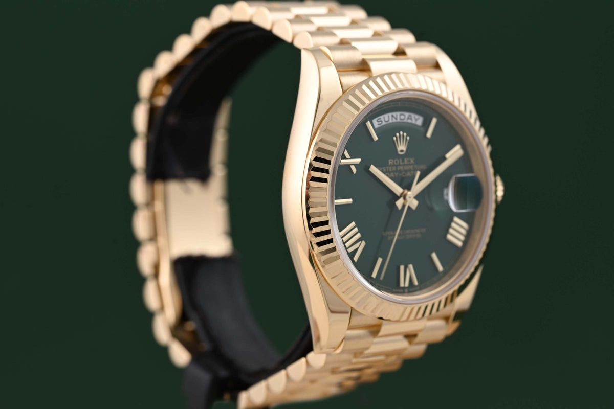 Rolex Day Date 40 Gelbgold 228238 - Full Set - Green Dial - Like NEW 2025