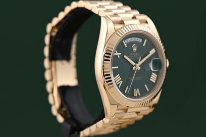 Rolex Day Date 40 Gelbgold 228238 - Full Set - Green Dial - Like NEW 2025
