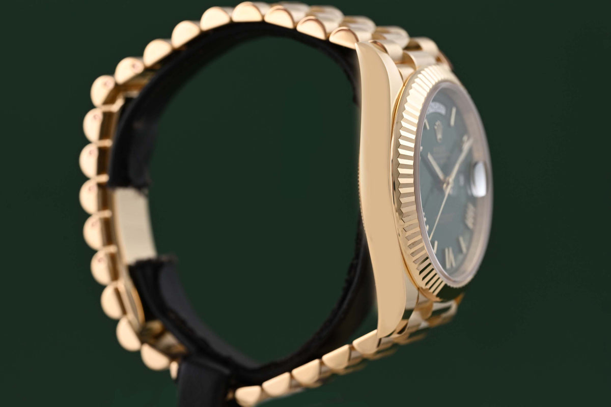 Rolex Day Date 40 Gelbgold 228238 - Full Set - Green Dial - Like NEW 2025