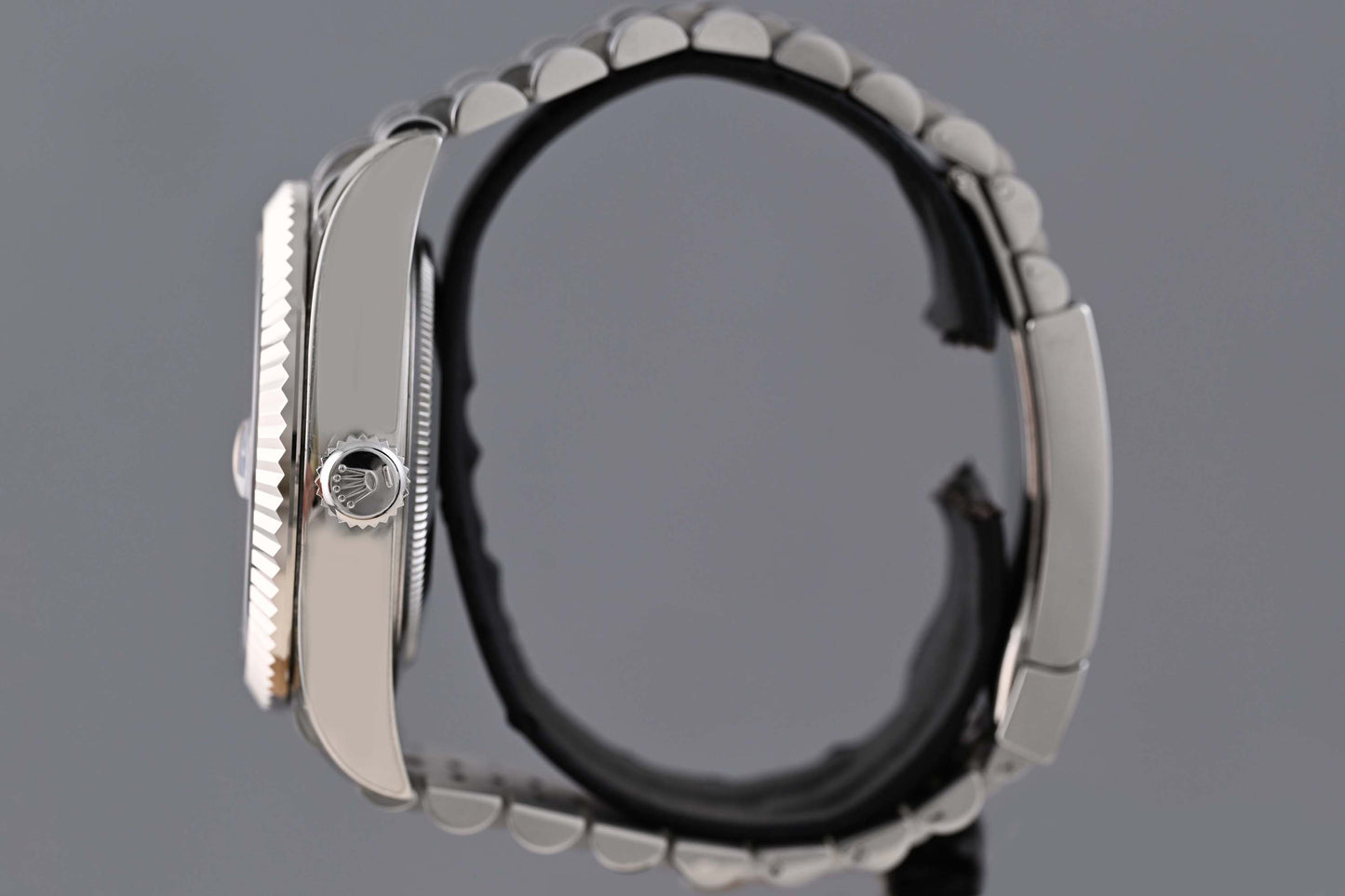 Rolex Sky-Dweller 326934 - Full Set - Black Dial